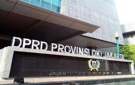 The overall city of jakarta is considered a special province and headed by a governor. Politisi Gerindra: PDIP dan Demokrat Belum Serahkan Nama ...