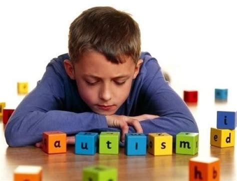 No sólo pueden los niños autistas a aprender habilidades sociales y de desarrollo mientras que los juegos, pero pueden tener diversión, también. Cómo jugar con un niño autista - unComo