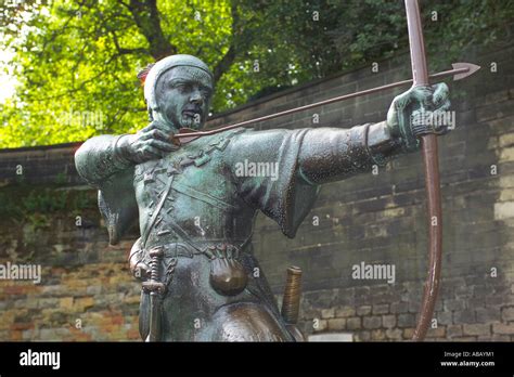 Nottingham Castle Robin Hood Statue Stock Photo Alamy