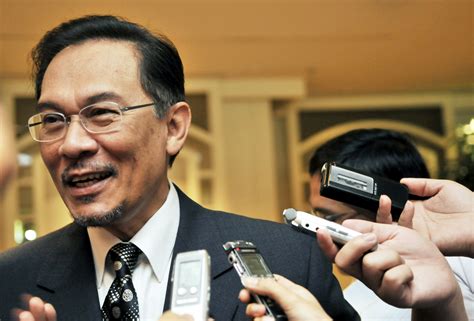 Dieses recht erstreckt sich auch auf die nutzung von vorinstallierten. Adventurealleyproductions: Anwar Ibrahim : Malaysia's ...