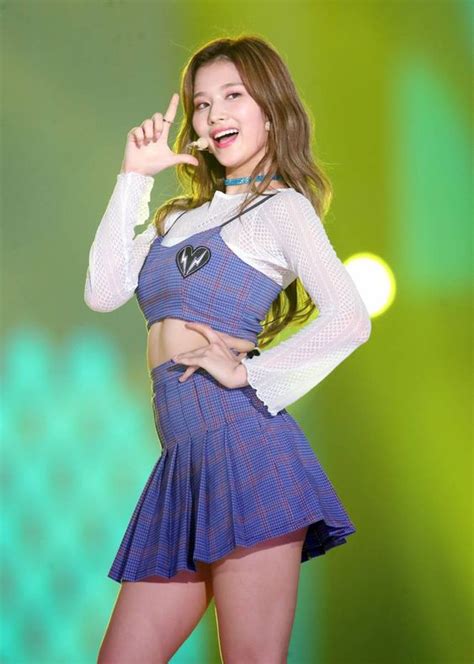 10 Times Twice S Sana Showed Her Cute And Sexy Side In Pretty Chokers Koreaboo