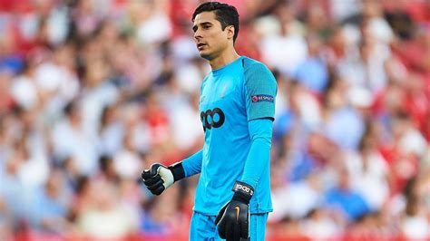 Fifa 21 career mode players. FIFA 19 destaca a Ochoa y lo coloca en el Equipo de la Semana