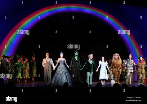The Cast Of The Wizard Of Oz At The Curtain Call Following A