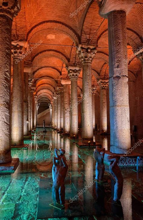 Cisterna Basílica antigua cisterna subterránea bizantina en Estambul Turquía el de