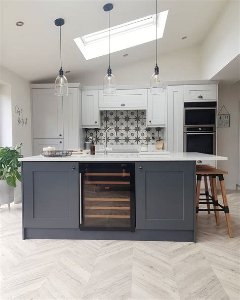 If you're looking to update your kitchen with shades of grey, check. Shaker Style Kitchen Ideas — Love Renovate