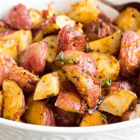 Garlic Parmesan Roasted Red Potatoes With Video Bread Booze Bacon
