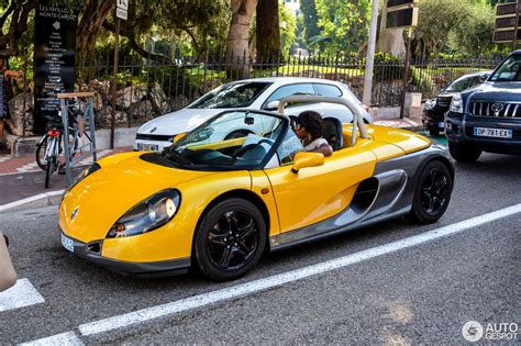 Driving a sports car doesn't have to be reserved for people with a lot of money to spend. Renault Sport Spider - 2 December 2017 - Autogespot