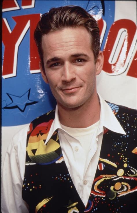 12 signs you were cool in the 90s luke perry planet hollywood 90s nostalgia
