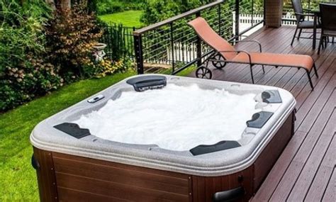 Which One Is The Best Wood Hot Tub Or Plastic Hot Tub