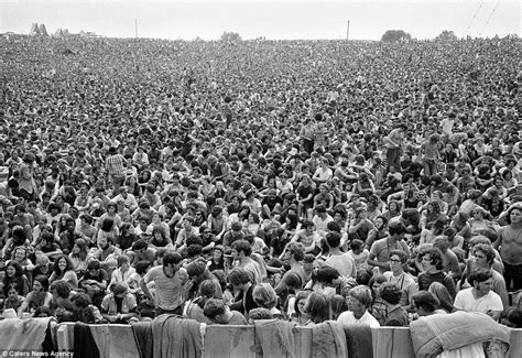 Woodstock Summer Of Love 400k Hippies Attend Woodstock Festival In 1969 Photographer Baron