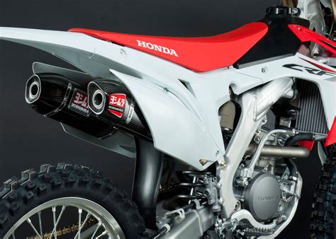 The unique octagonal shape of the muffler has superior noise canceling features; YOSHIMURA Signature RS-9 Dual Full Exhaust (Ti-CF-CF) 2014 ...