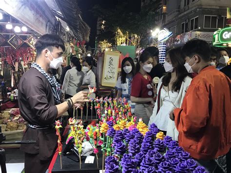 Tò He Nguyễn Huệ Walking Street Saigon Vietnam Thanh Nguyen Flickr