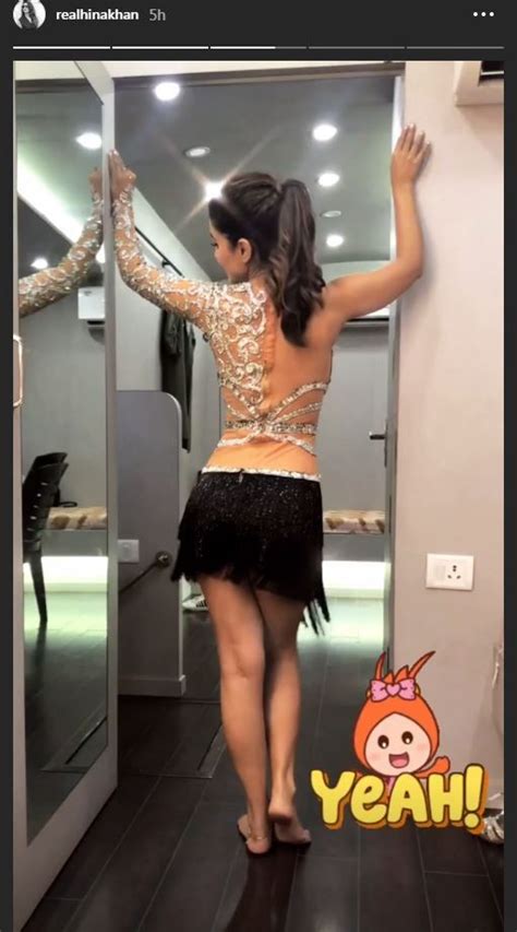 bigg boss 11 finalist hina khan aka komolika of kasautii zindagii kay shows off her sexy back in