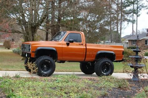 Lifted Square Body Chevy Looking Fresh Chevy Trucks Trucks Lifted