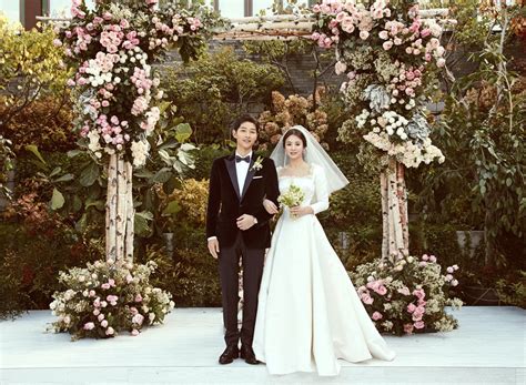 song joong ki and song hye kyo release gorgeous wedding photos