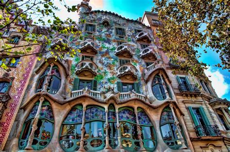 Barcellona Antoni Gaudí E Il Riciclo Creativo Di Casa Batlló