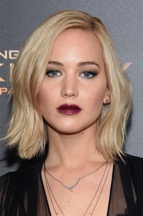 Jennifer Lawrence Berry Lipstick Makeup Lookbook