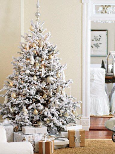 Decorate In Snow White Style Beautiful Christmas Trees