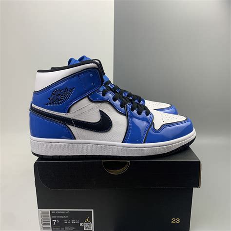 Кроссовки air jordan 1 mid se 'metallic gold'. Air Jordan 1 Mid SE Signal Blue/White-Black For Sale - The ...