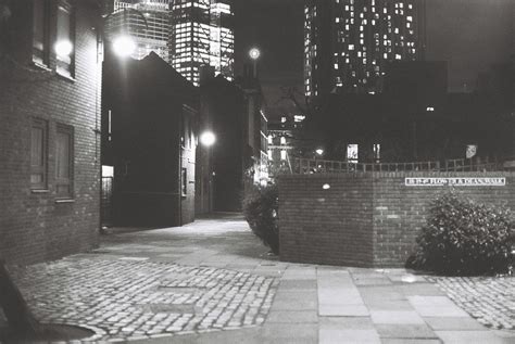 Thrawl Street Night Shot Of Thrawl Street Whitechapel Ta Flickr