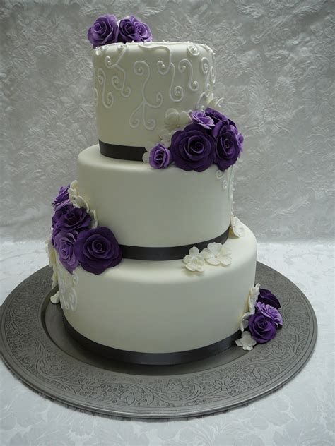 Wedding Cake With Purple Flowers Wedingq