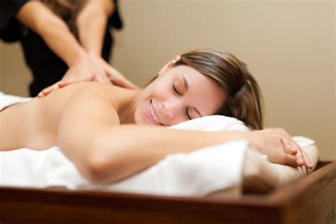 Deep Tissue Massage And Consultation London Health Hub Deal Price £2400