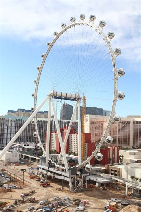 Linq Las Vegas Ferris Wheel Gets Its Final Passenger Cabin Las Vegas