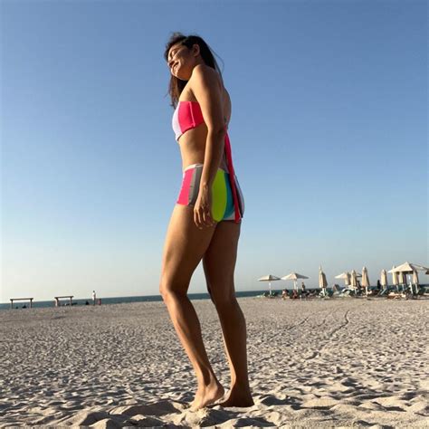 Kriti Kharbanda Oozes Oomph In Colourful And Vibrant Bikini Check Out The Divas Hottest