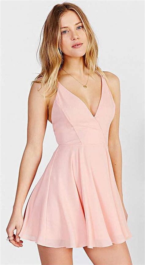 2016 Cheap Pink V Neck Homecoming Dresses With Spaghetti Strap Sleeveless Short Cocktail Prom