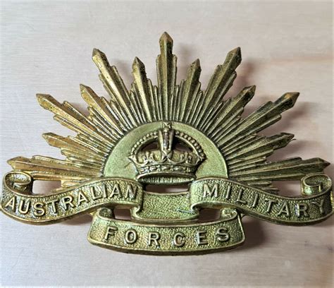 Post Ww2 Korean War Era Australian Army Rising Sun Uniform Cap Badge