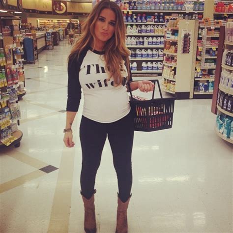 Jessie James Decker Reveals Shes Officially 30 Weeks Pregnant And Has To Pee Every 30 Minutes