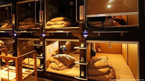Capsule Hotels Sleeping Cheap In Japan Dw Travel Dw 01112018
