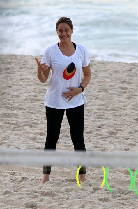 Fernanda Gentil Treina Na Praia Da Barra MH Celebridades E TV