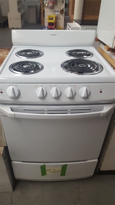24 Hotpoint Electric Stove Like New P