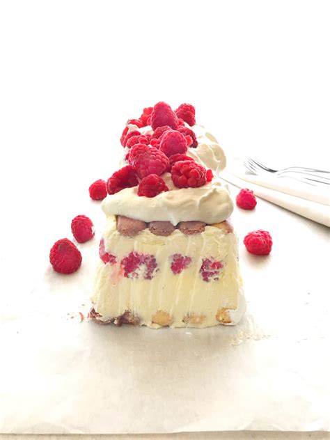 Christmas menus call for a memorable dessert. Individual Fancy Christmas Desserts / Chocolate Cranberry ...