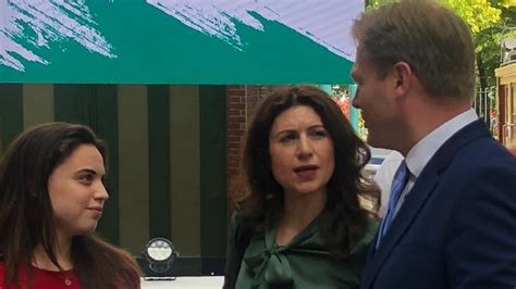In 2003 werd hij beëdigd als kamerlid waar hij, op een korte onderbreking in 2010 na, nog steeds zit. Ayfer Koç vrouw van Pieter Omtzigt (CDA) - Sterren op TV