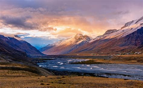 Non airconditioned buses are easily available from anand vihar, interstate bus terminal, but airconditioned buses are available on selected times only. Spiti Valley Tour Package From Delhi 2020