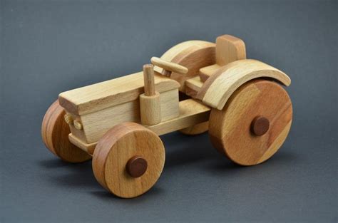 Bauen sie hochwertiges holzspielzeug für kinder ab 10 monaten einfach selbst! Holztraktor Traktor Wie man einen Spielzeug Traktor aus ...