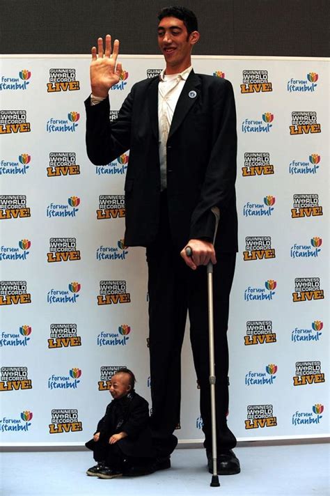 Worlds Tallest Man Finds Love