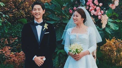 Full song joong ki ♥ song hye kyo wedding❀ here are the celebrities who were at the wedding: Song Joong Ki And Song Hye Kyo Wore Dior To Their Wedding ...