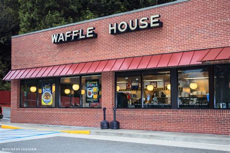 Why Truckers And Chefs Love Waffle House Chain Review Business Insider