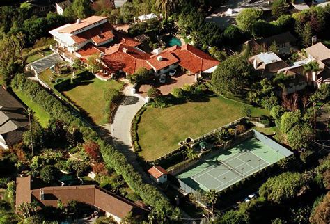 John Travolta Brentwood Celebrity Homes Photos Celebrity Mansions