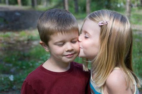 Children Who Date Too Young More Likely To Have Behavioural Problems