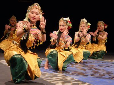 Slide show kepelbagaian budaya di malaysia. TARIAN- TARIAN TRADISIONAL DI MALAYSIA: August 2015