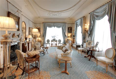 Inside Clarence House Prince Charles Home Scene Therapy