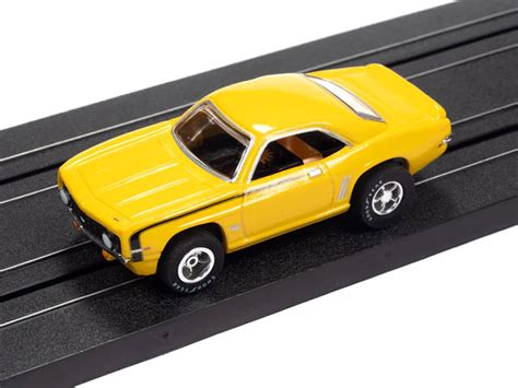 Auto World 1969 Chevrolet Camaro Ss Yellow X Traction Ho Slot Car