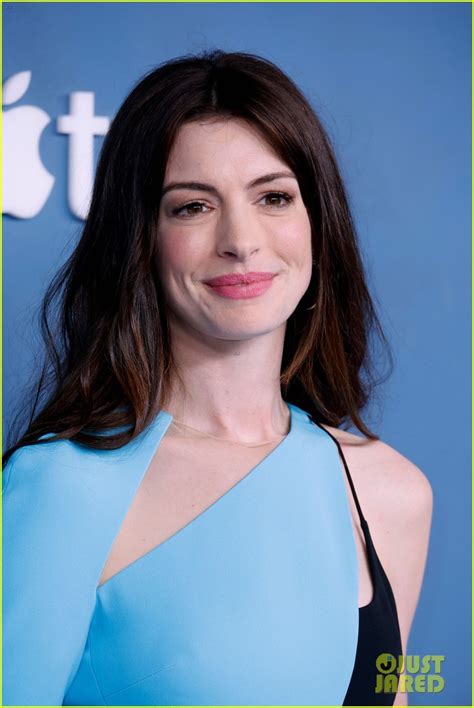 Anne Hathaway Addresses The Viral Hathahate She Was The Target After Winning Her Oscar Photo