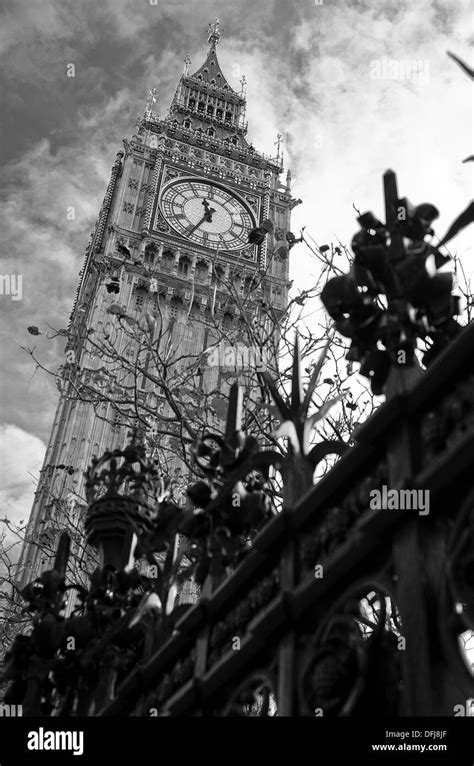 Street View On Big Ben In London Stock Photo Alamy