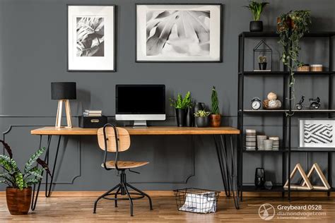 Grey Home Office With Wood And Black Accents Для дома Дизайн