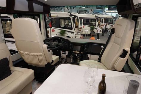 Jetzt luxus wohnwagen bei mobile.de kaufen. Luxus-Wohnmobile auf dem Caravan Salon - Bilder - autobild ...